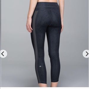 Lululemon Light Speed Tight *Full on Luxtreme